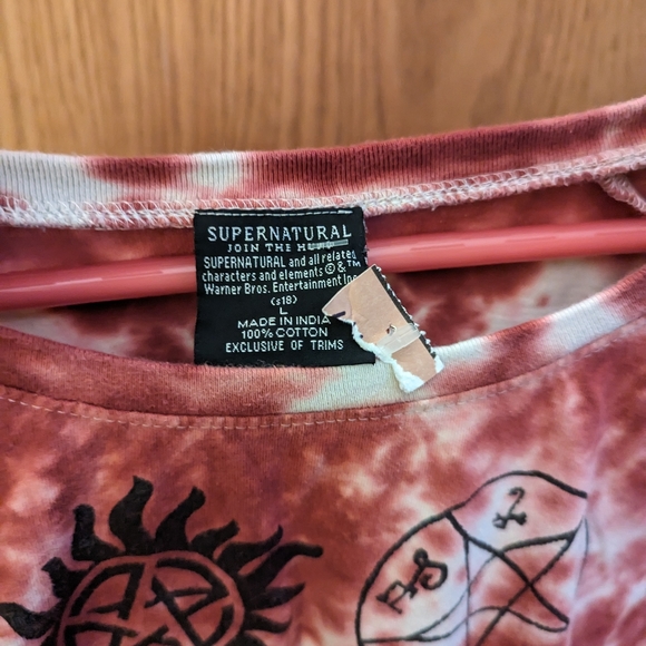 NWOT Supernatural Join the Hunter Cropped T-Shirt - Picture 6 of 7